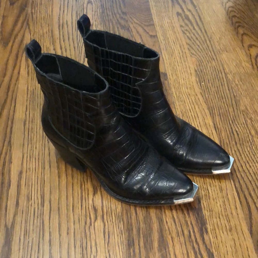 Dolce Vita black, croc-like, women’s booties. Size 6.